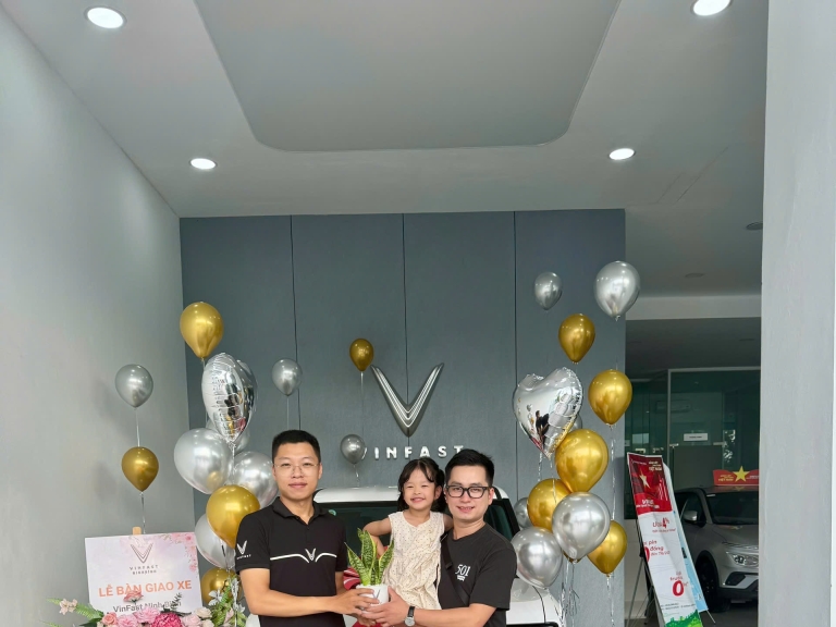 Chị Khánh Huyền đến với Vinfast 3s